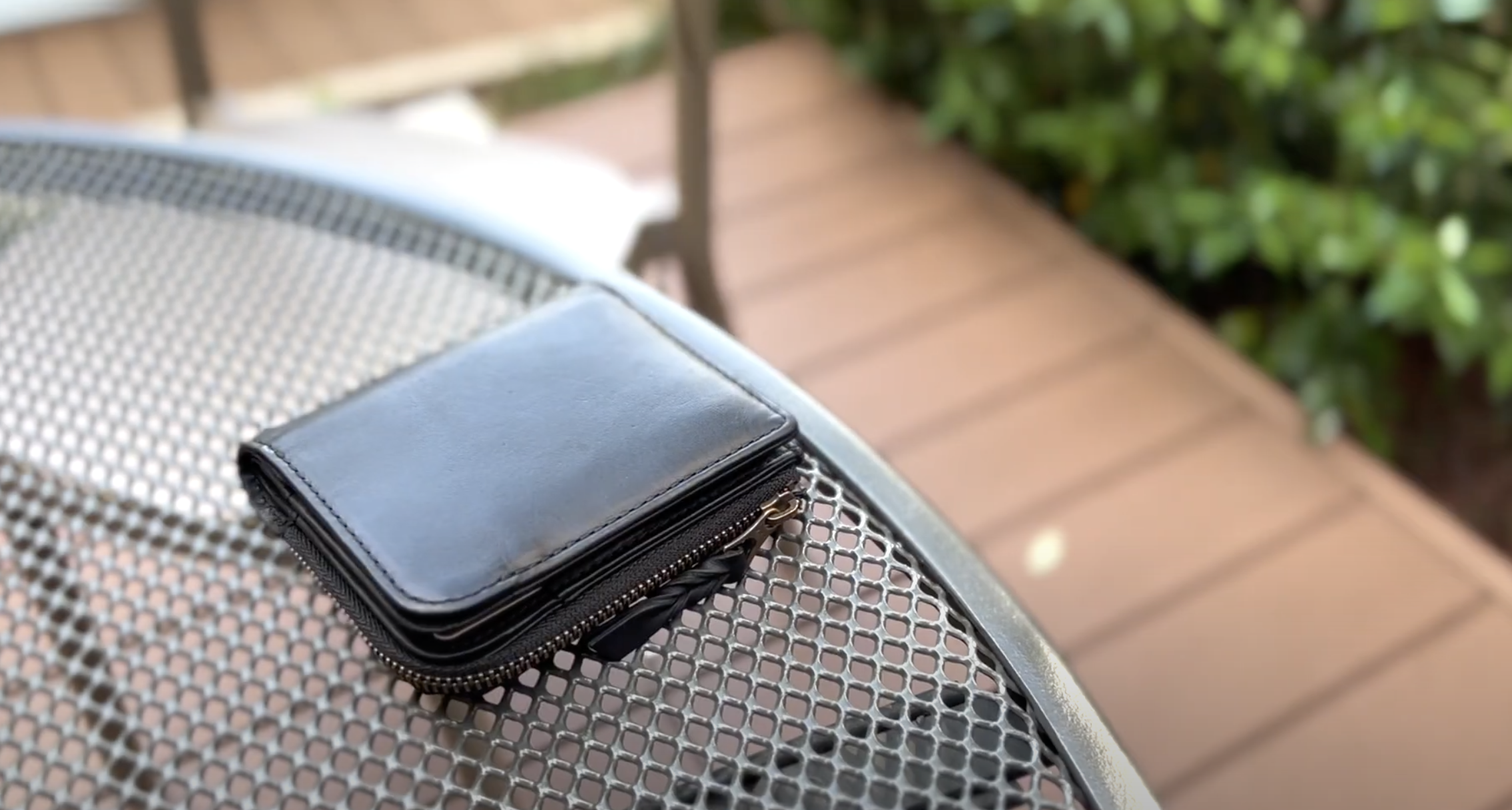 好評販売中のマイクロウォレットLFリスシオ。YouTubeで紹介していただきました!