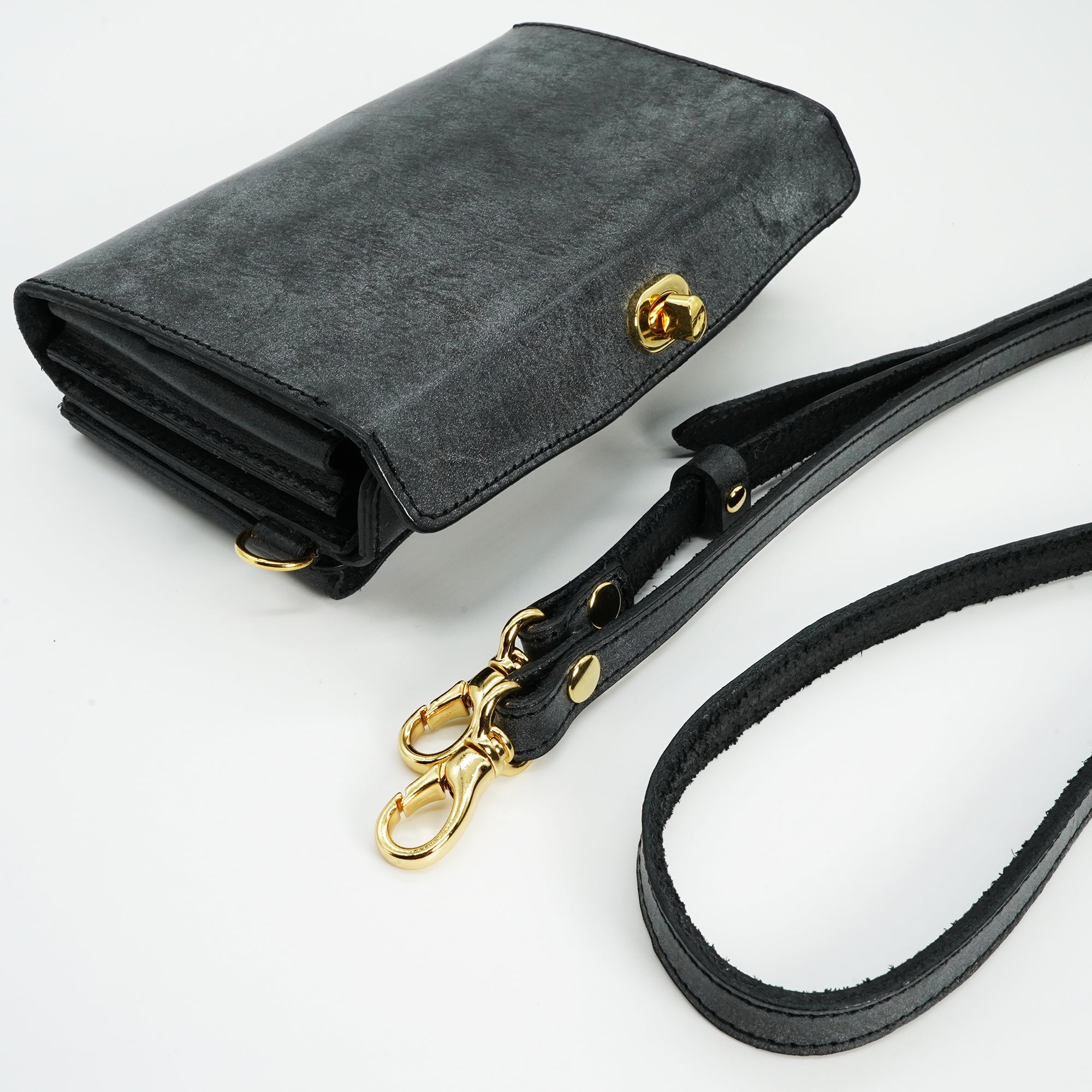 コンパクトにおでかけ!『1秒ショルダー®︎wallet』 秒でサクッと、片手だけでお支払い!スマホも入る!小さく速いお財布ショルダー