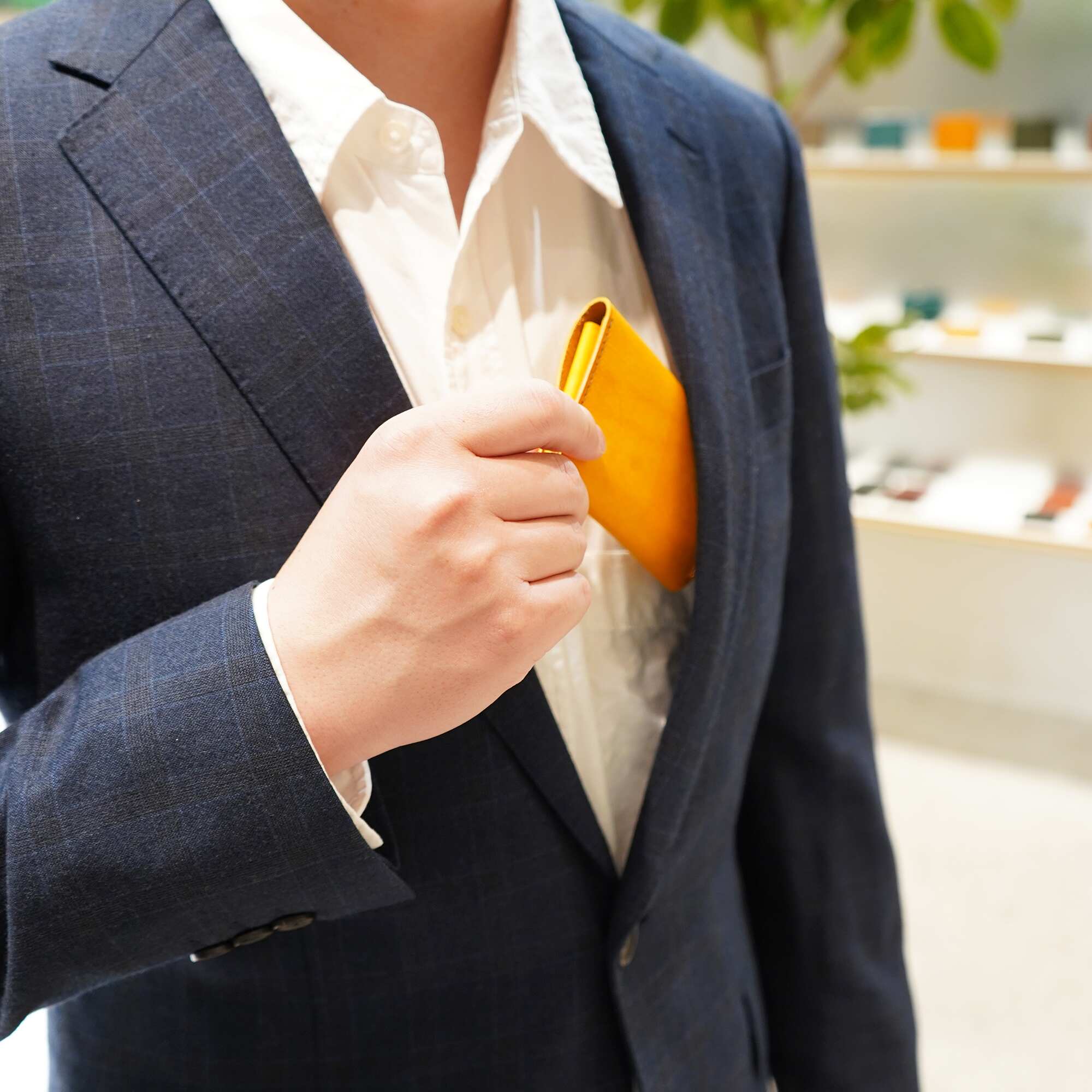 「名刺が立つ。次世代名刺入れ」L-stand Compact / graffi(エルスタンドコンパクト/グラフィー)