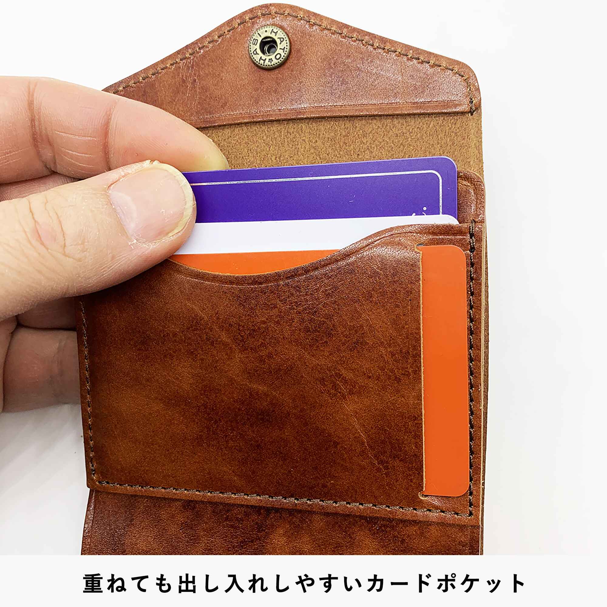 小さくても驚きの使い勝手と収納力!便利な見開きタテ持ち micro wallet / bleed(マイクロウォレット / ブリード)