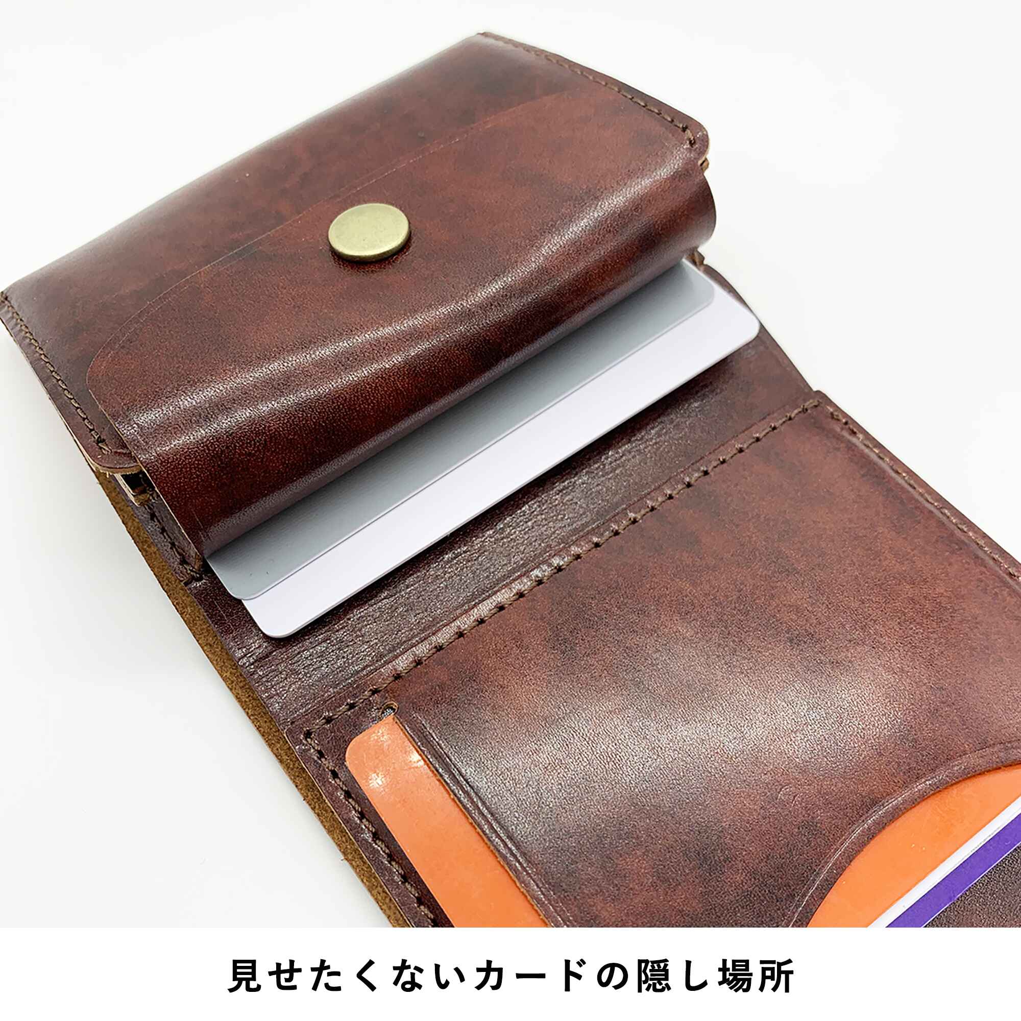 小さくても驚きの使い勝手と収納力!便利な見開きタテ持ち micro wallet / bleed(マイクロウォレット / ブリード)