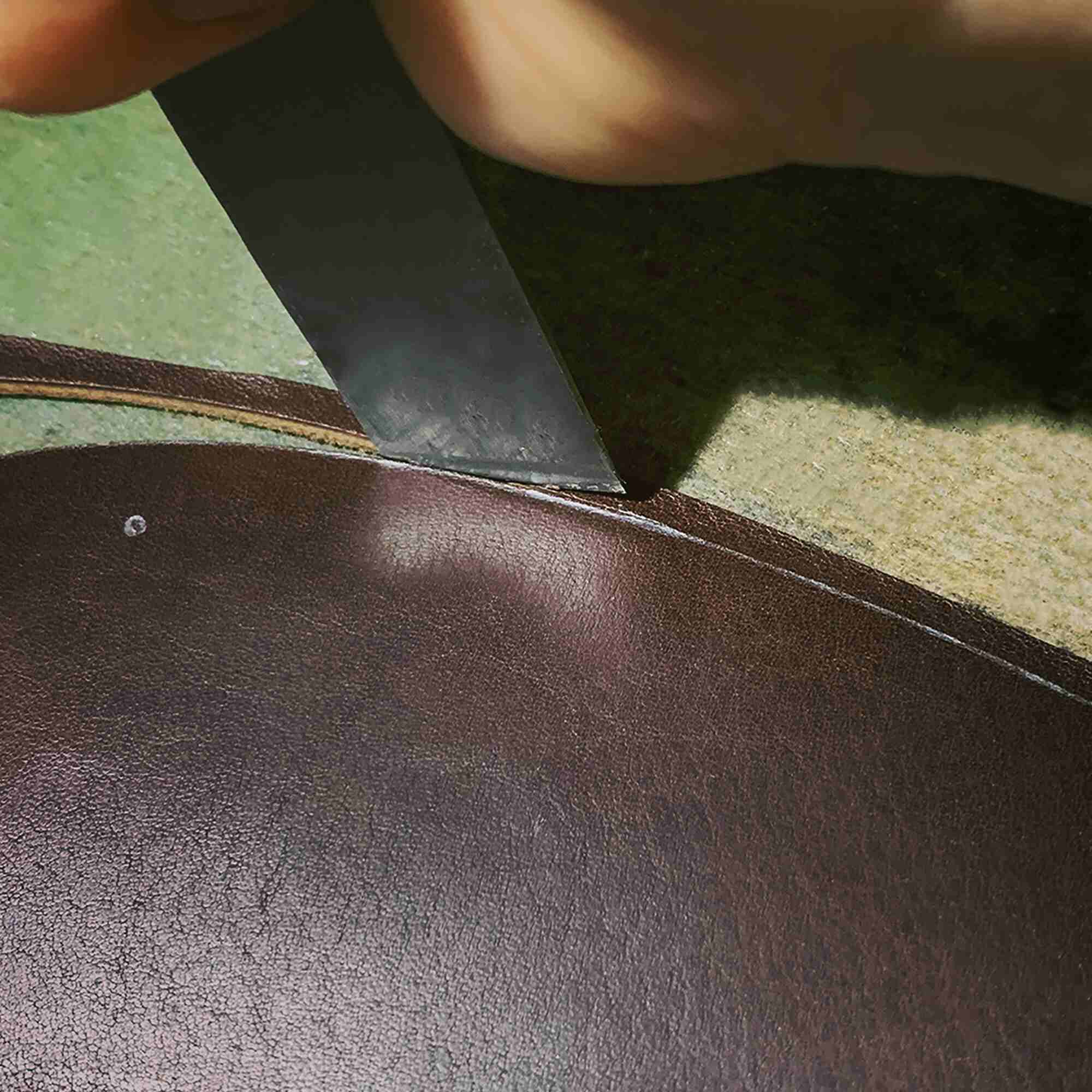 ペントレイのように使える tenui-手縫い イタリアンレザースリムペンケース ROLIA liscio®︎(ローリア/ リスシオ)