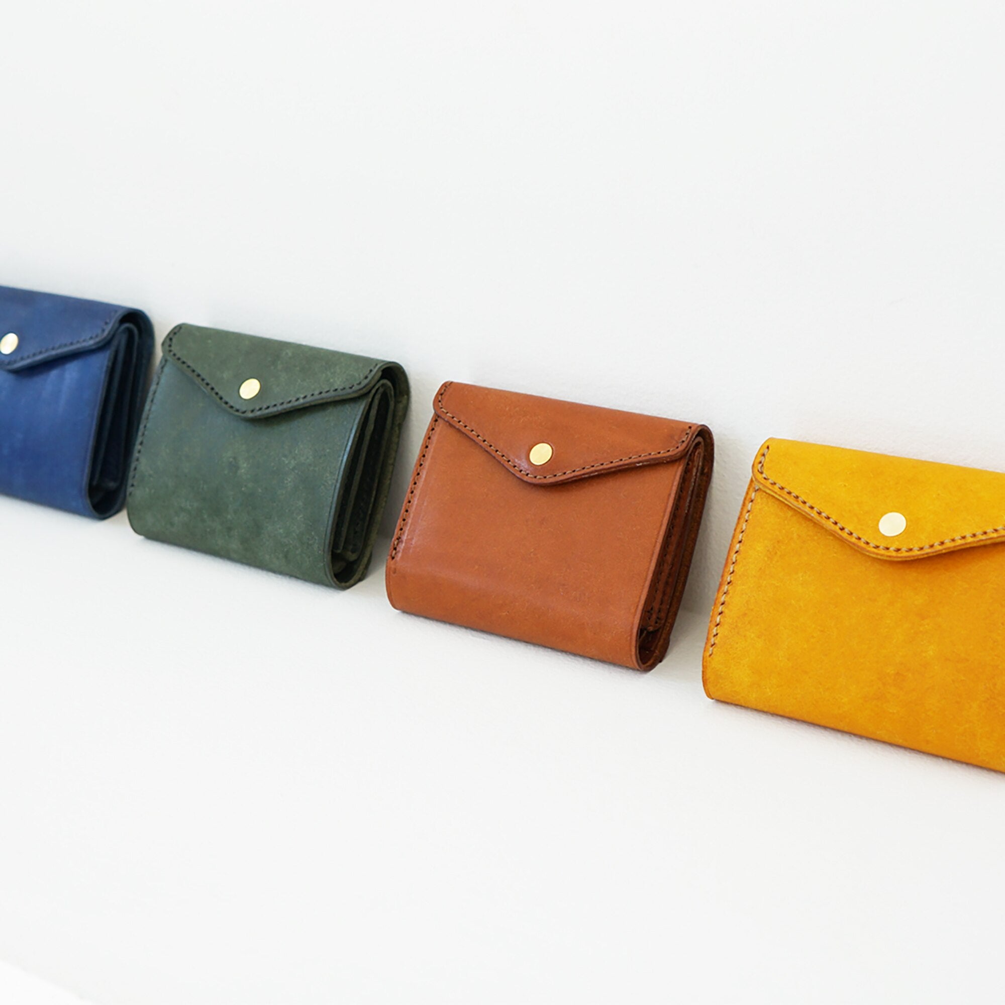 一瞬で開いて カードがスッと出しやすい micro wallet IC / graffi(マイクロウォレットIC / グラフィー)