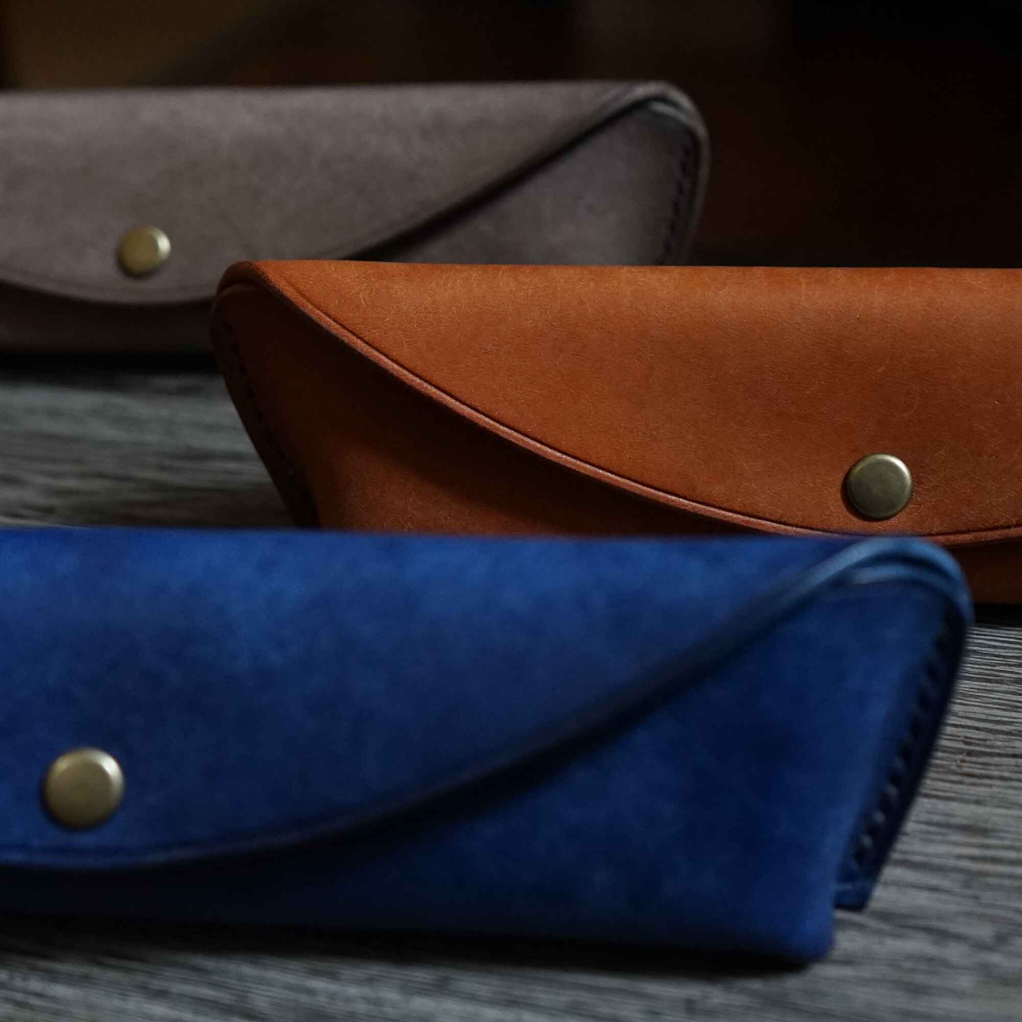 ペントレイのように使える tenui-手縫い イタリアンレザースリムペンケース ROLIA graffi(ローリア/ グラフィー)