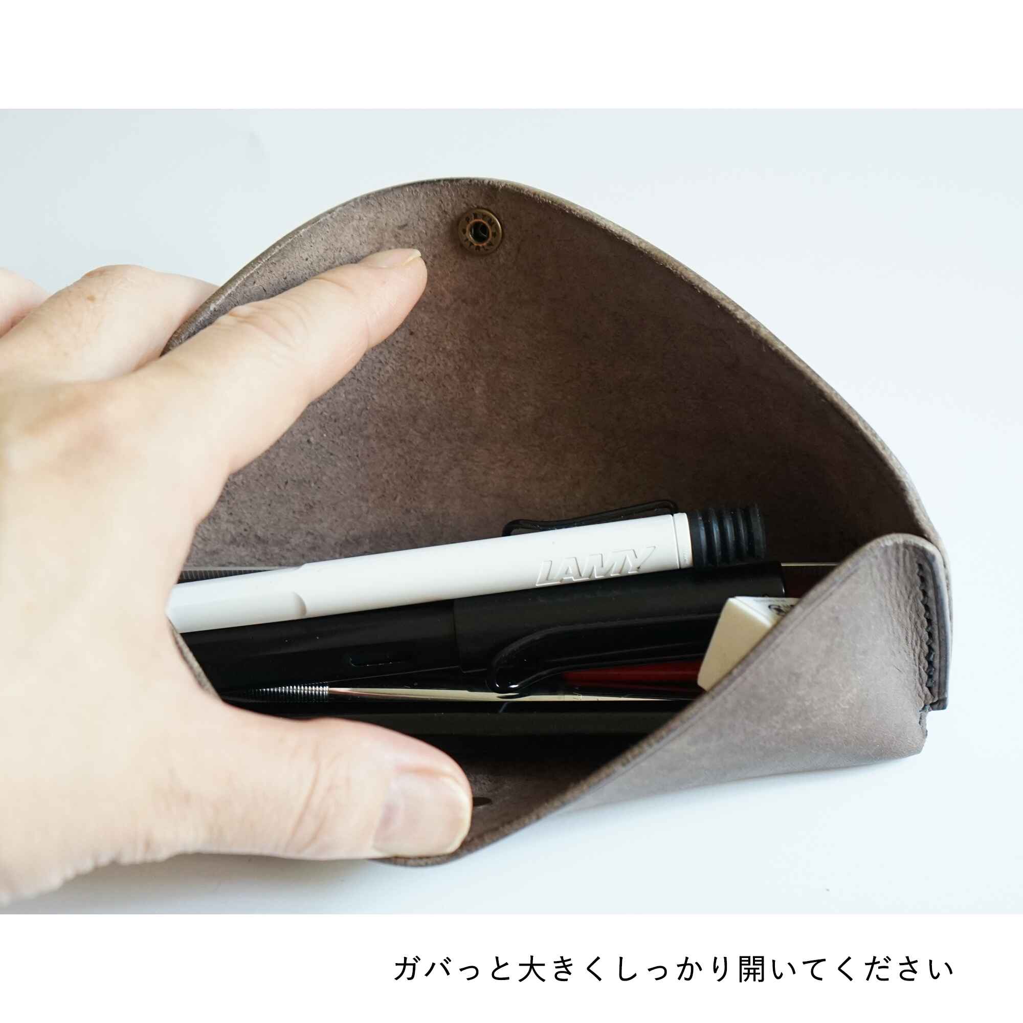 ペントレイのように使える tenui-手縫い イタリアンレザースリムペンケース ROLIA graffi(ローリア/ グラフィー)