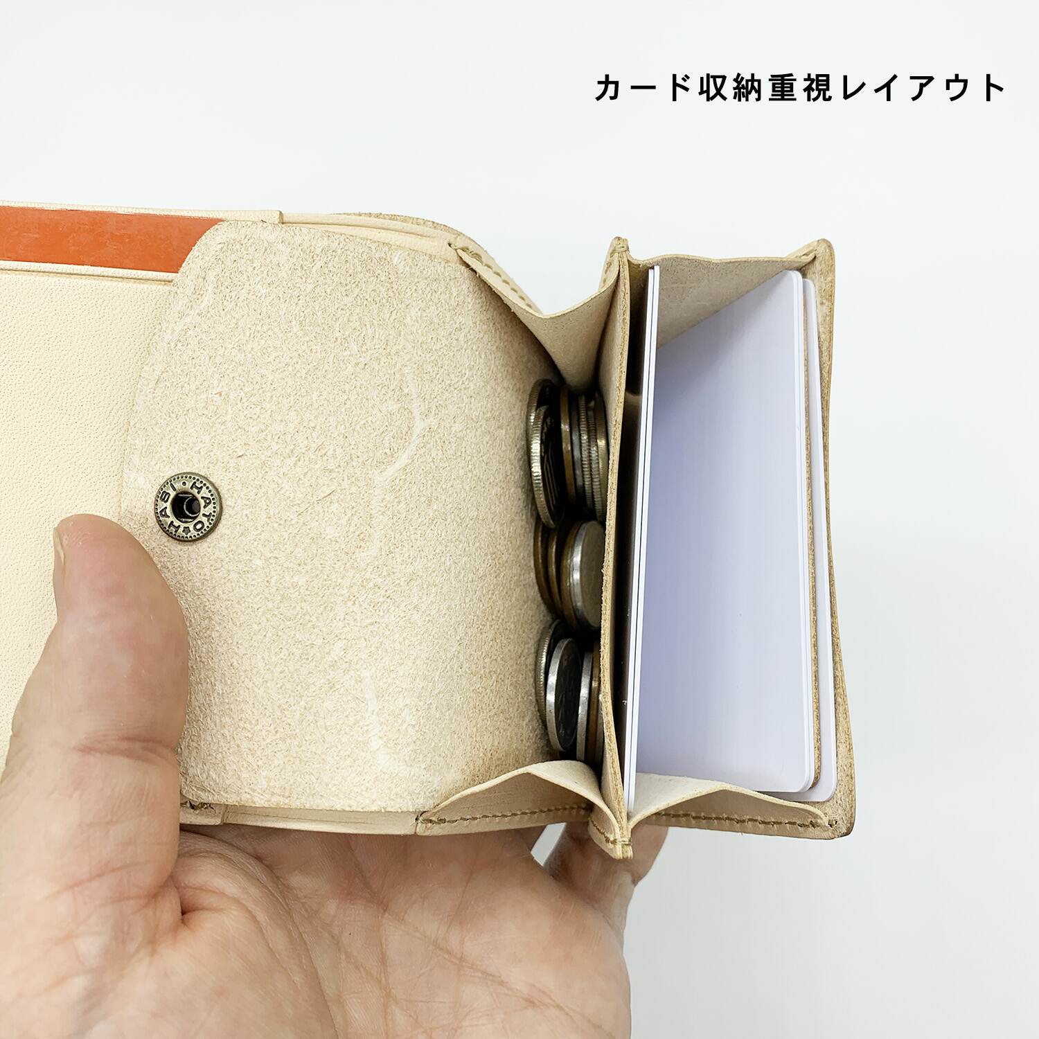 小さくても驚きの使い勝手と収納力!便利な見開きタテ持ち micro wallet / kinari(マイクロウォレット / キナリ)