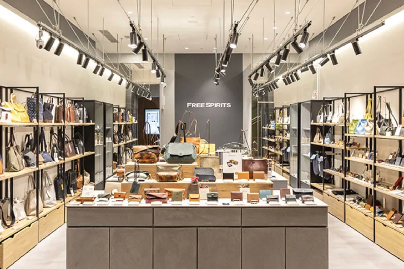 フリースピリッツ東京ミッドタウン八重洲店