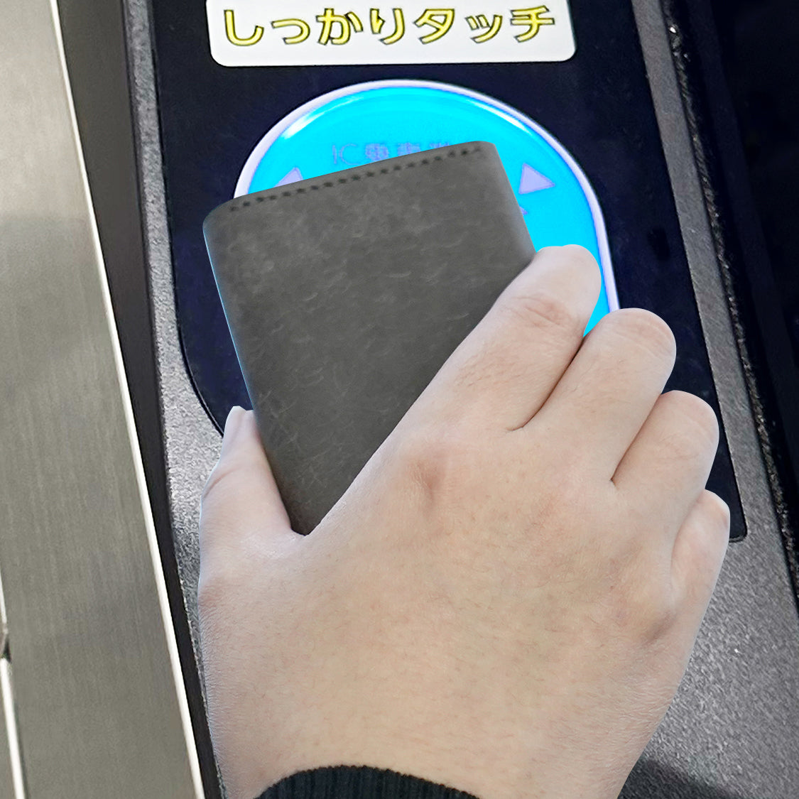 所作が美しい、速くて小さな名刺入れ『MAGNES/マグネス名刺入れ』